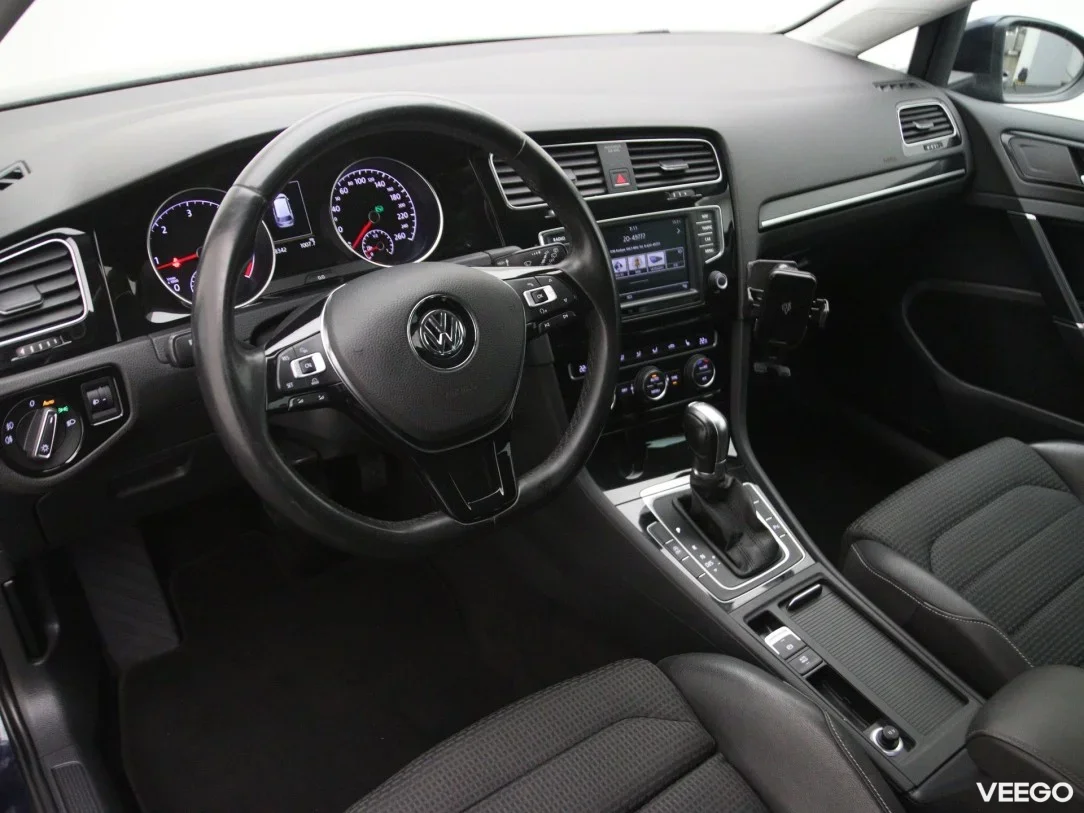 Volkswagen Golf 1.6 81kW