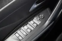 Peugeot 408 96kW thumbnail