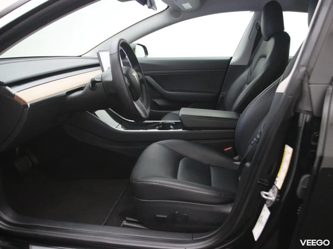 Tesla Model 3 0 208kW