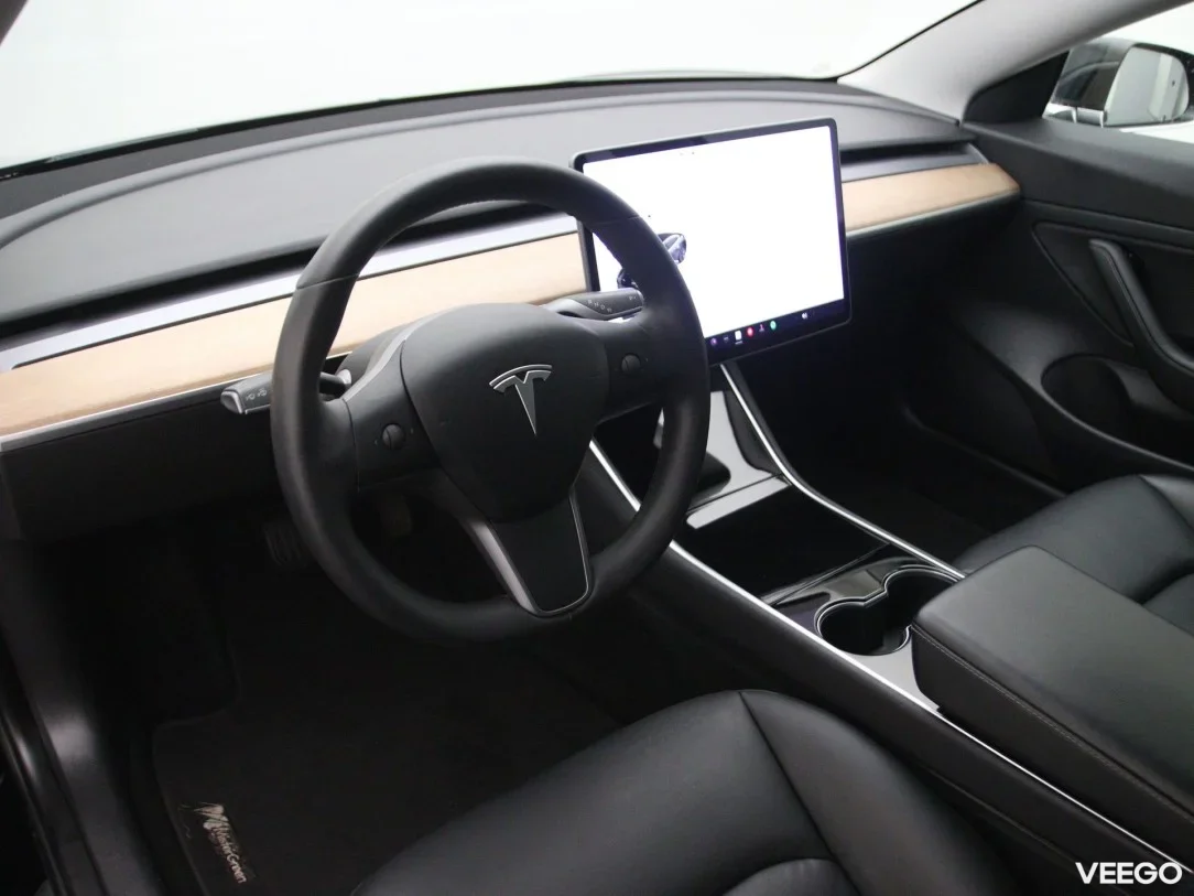 Tesla Model 3 0 208kW