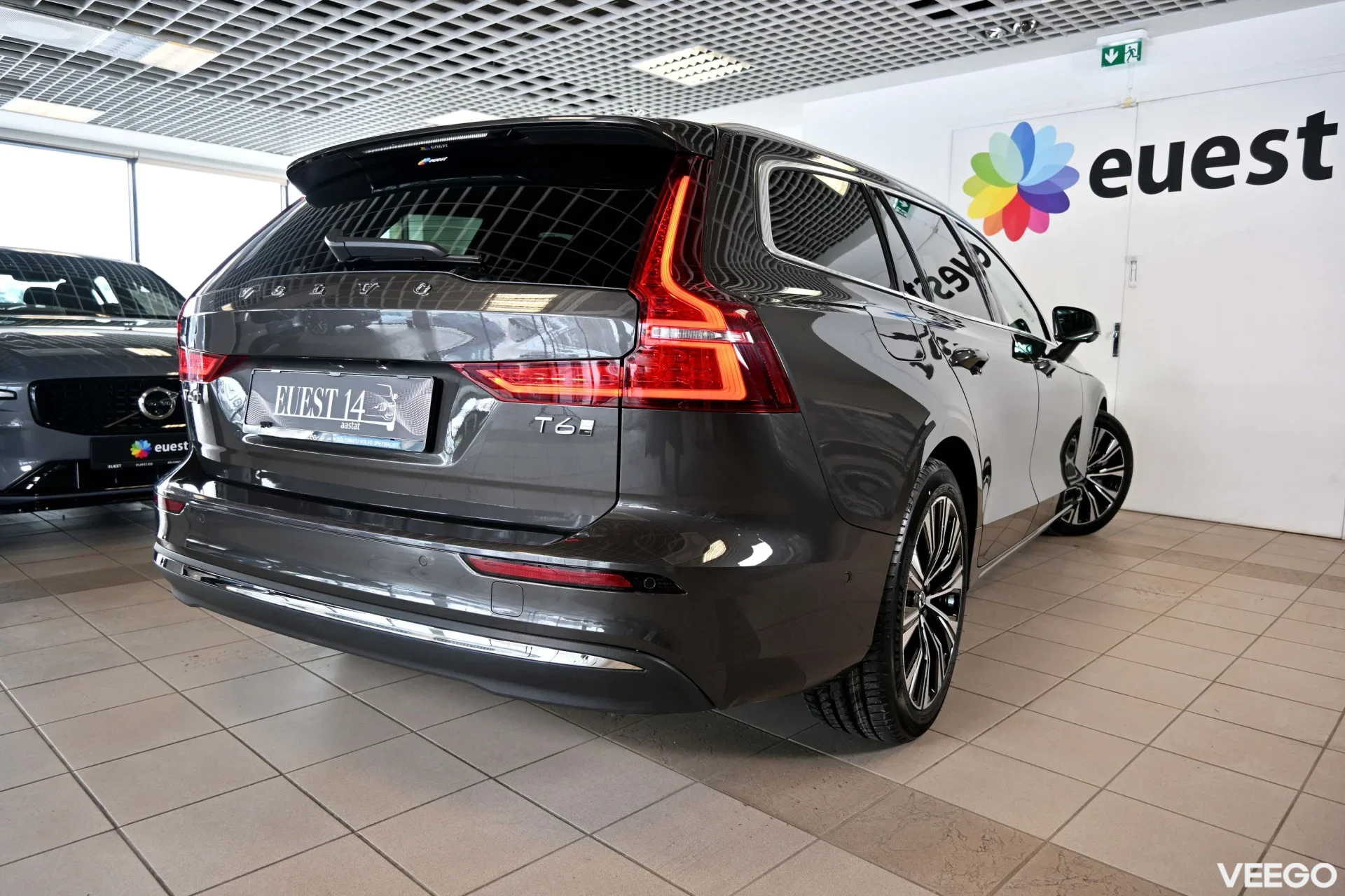 Volvo V60 AWD T6 H&K ULTIMATE BRIGHT XENIUM PRO INTELLI SAFE PRO 2 293kW