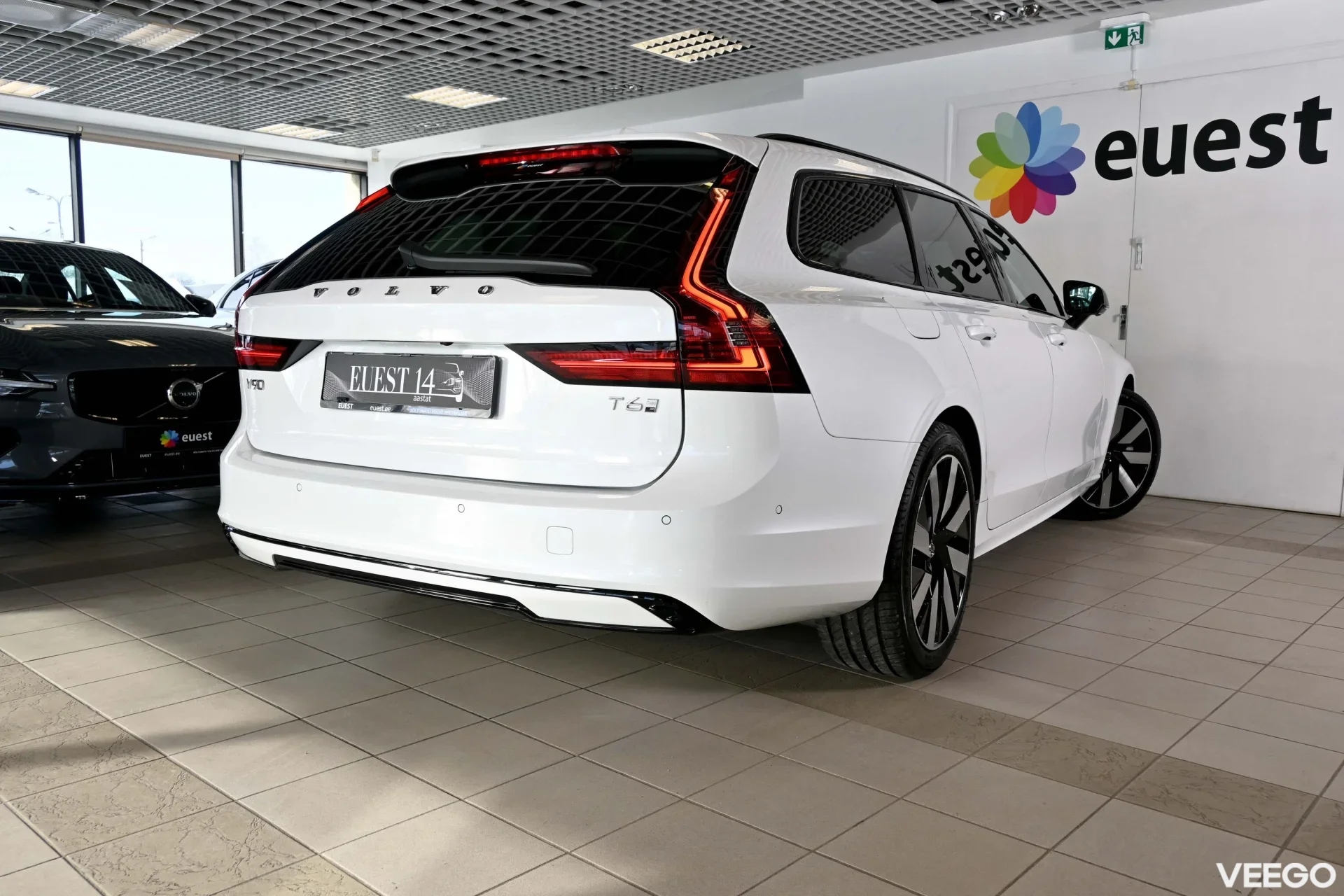 Volvo V90 AWD T6 H&K ULTRA DARK XENIUM INTELLI SAFE PRO 2 293kW