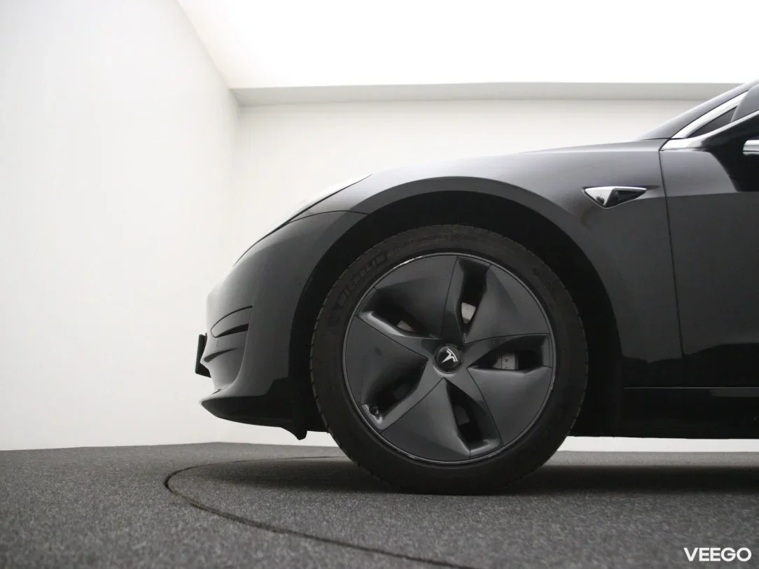 Tesla Model 3 0 208kW