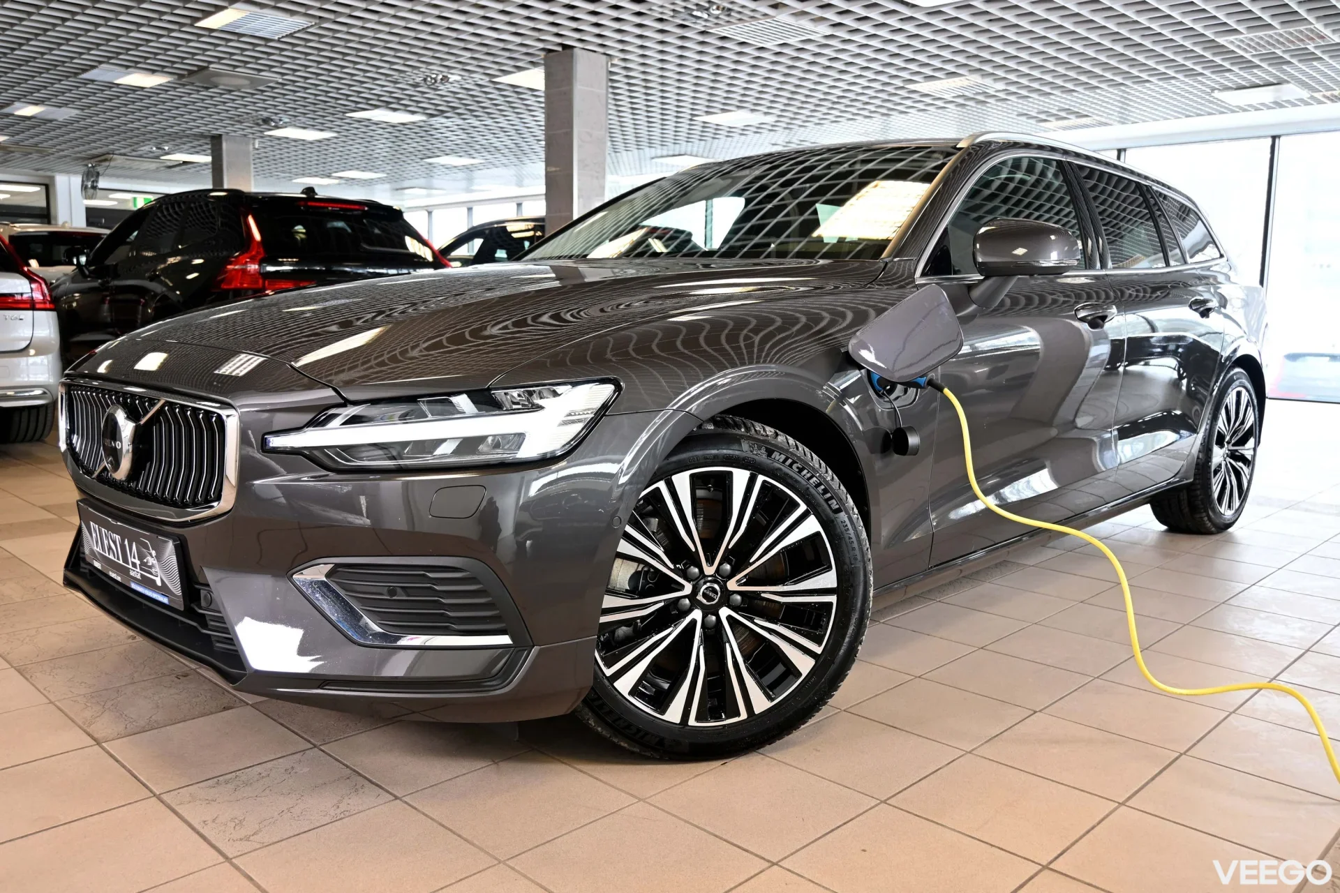 Volvo V60 AWD T6 H&K ULTIMATE BRIGHT XENIUM PRO INTELLI SAFE PRO 2 293kW