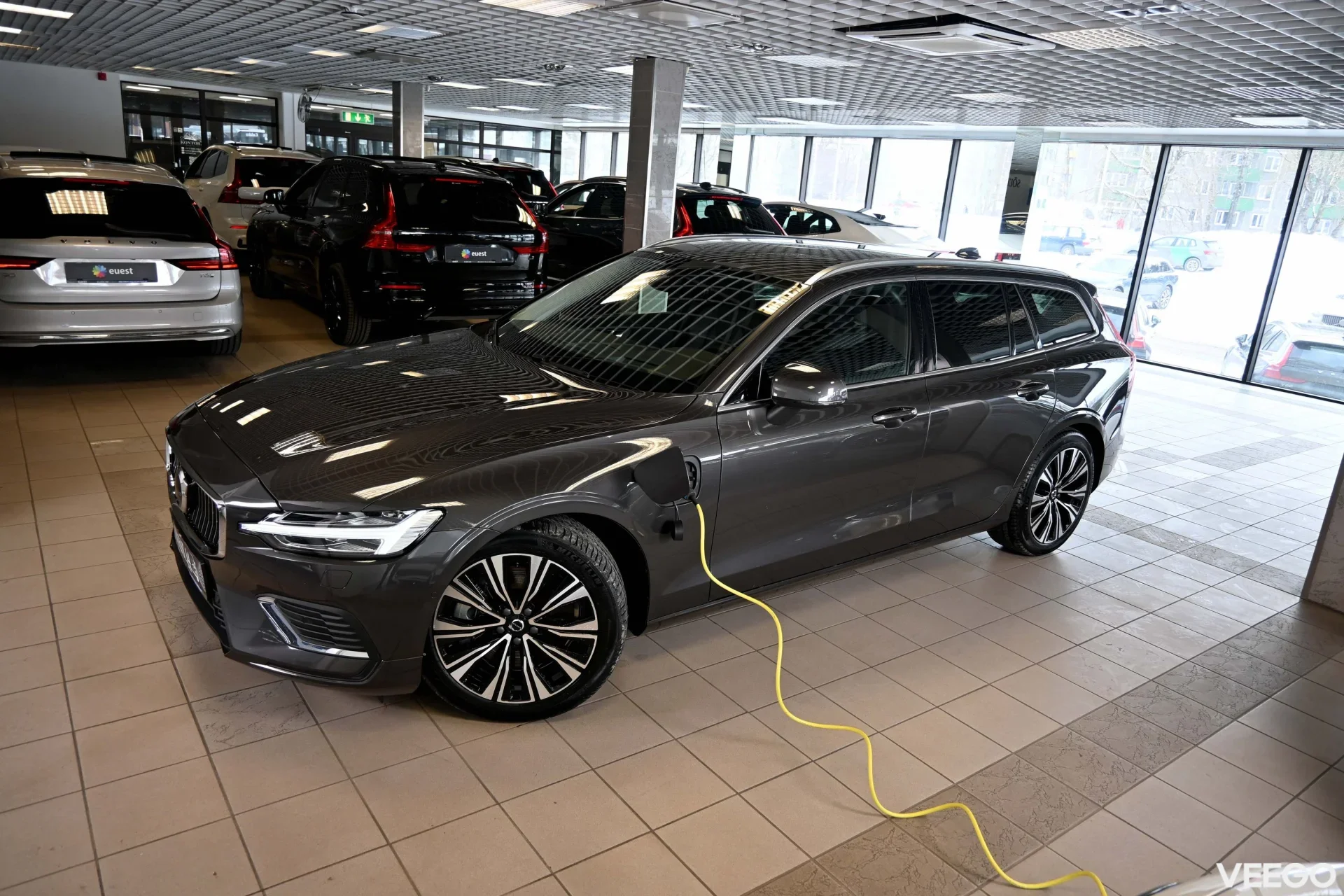 Volvo V60 AWD T6 H&K ULTIMATE BRIGHT XENIUM PRO INTELLI SAFE PRO 2 293kW