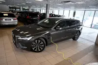 Volvo V60 AWD T6 H&K ULTIMATE BRIGHT XENIUM PRO INTELLI SAFE PRO 2 293kW thumbnail
