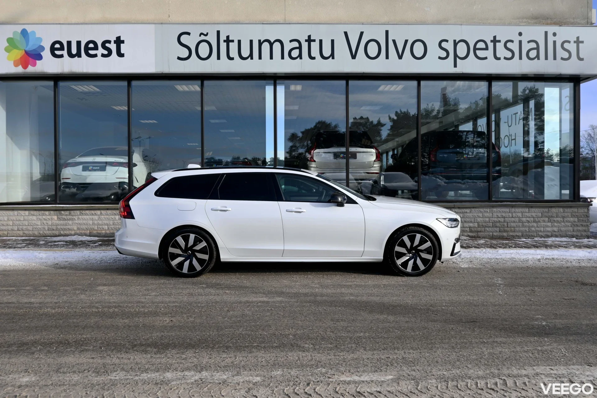Volvo V90 AWD T6 H&K ULTRA DARK XENIUM INTELLI SAFE PRO 2 293kW