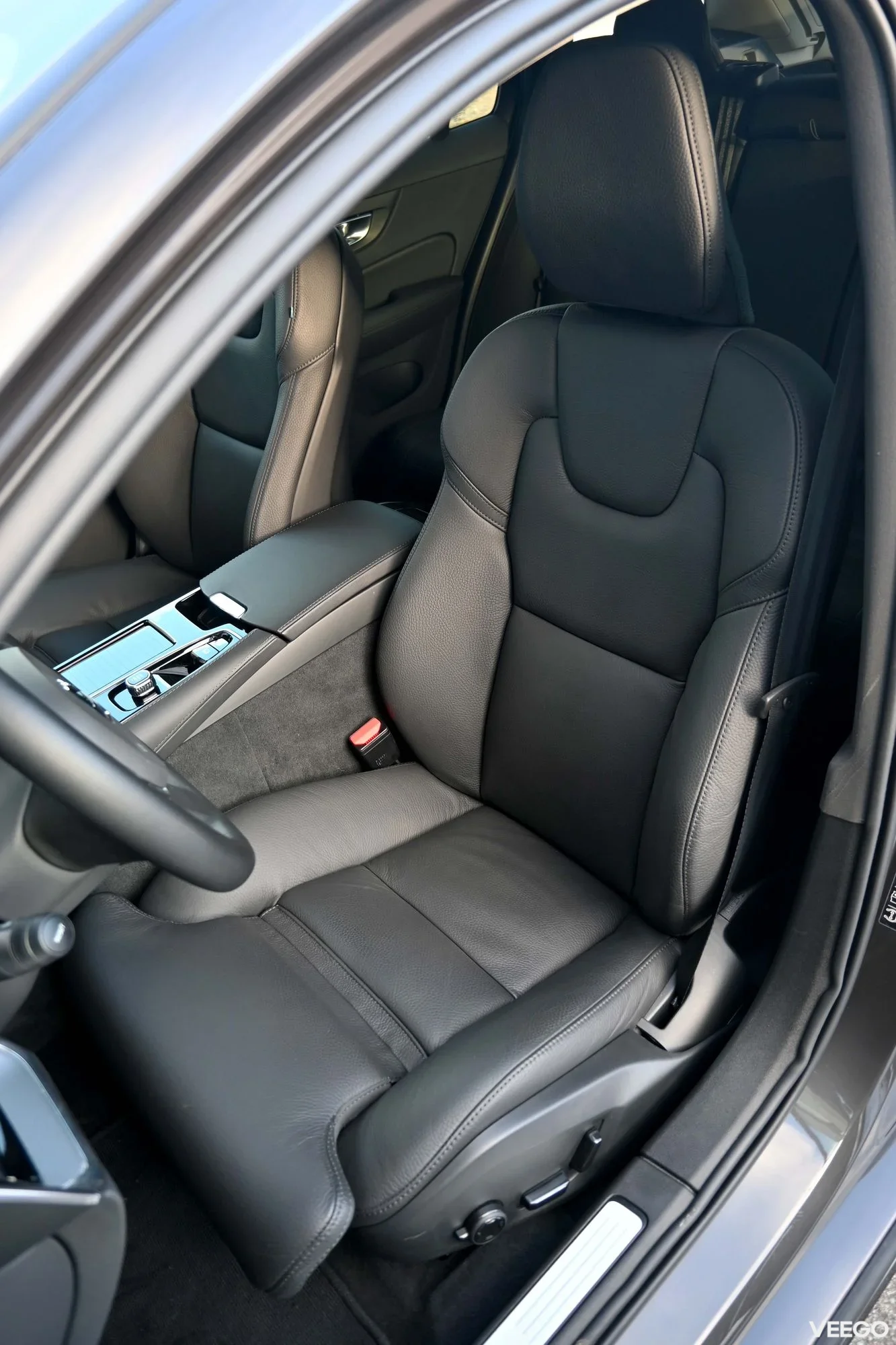 Volvo V60 AWD T6 H&K ULTIMATE BRIGHT XENIUM PRO INTELLI SAFE PRO 2 293kW