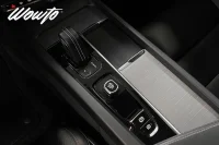 Volvo XC60 B5 AWD 258HK R-Design /Polestar/Drag/Värmare/H/K/4.95% 190kW thumbnail