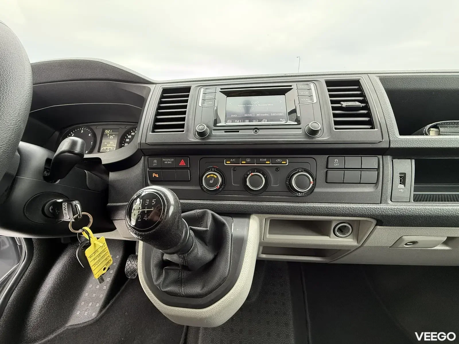 Volkswagen Caravelle Long L2H1 2 75kW