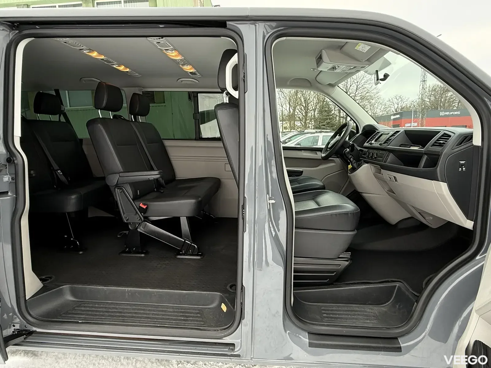 Volkswagen Caravelle Long L2H1 2 75kW