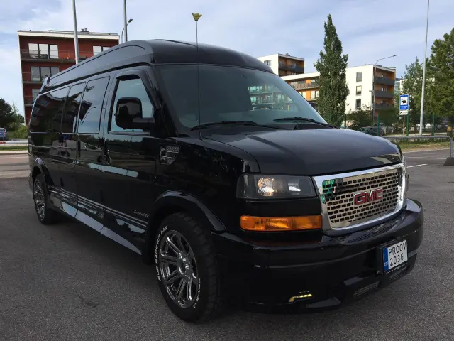 Image of GMC Savana Explorer Limited SE 255kW