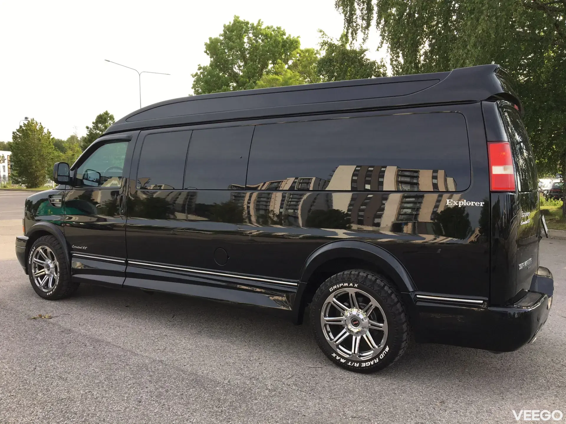 GMC Savana Explorer Limited SE 255kW