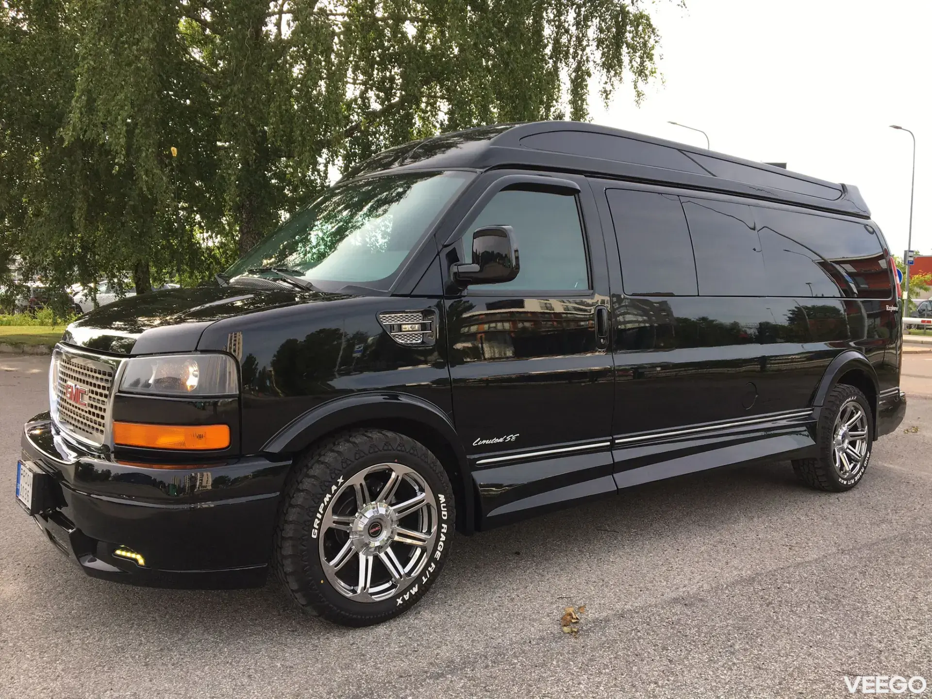 GMC Savana Explorer Limited SE 255kW