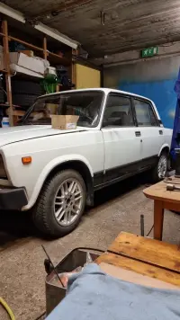 LADA-VAZ 2105 1.2 44kW thumbnail