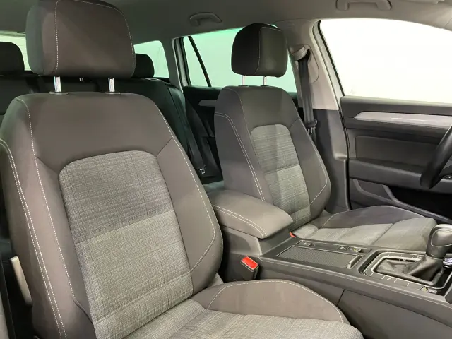 Image of Volkswagen Passat Variant Business 1.5 110kW