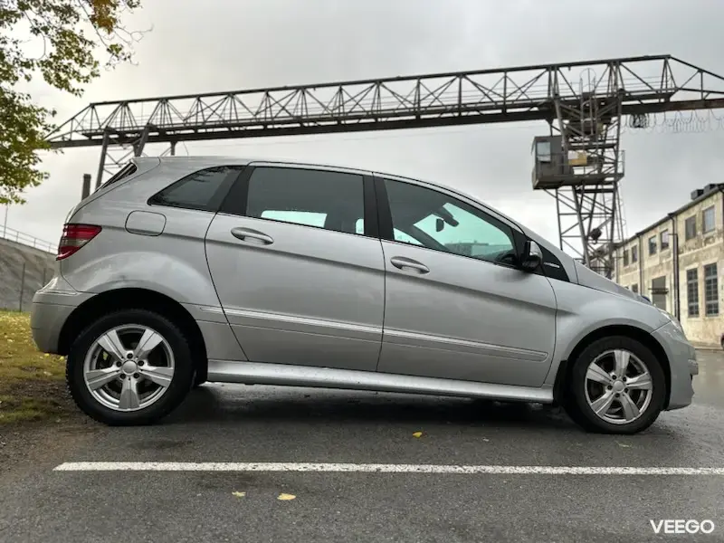 Mercedes-Benz B180 2.0 85kW