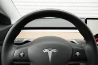 Tesla Model 3 324kW thumbnail