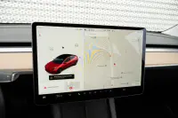 Tesla Model 3 324kW thumbnail