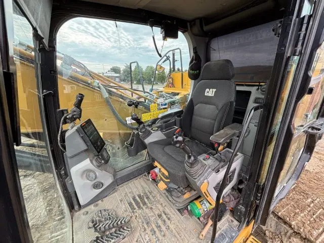 Image of Caterpillar 323 122kW