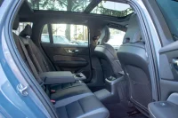 Volvo V60 AWD DARK R-Design Intelli Safe Xenium Wntr 2 293kW thumbnail