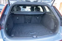 Volvo V60 AWD DARK R-Design Intelli Safe Xenium Wntr 2 293kW thumbnail