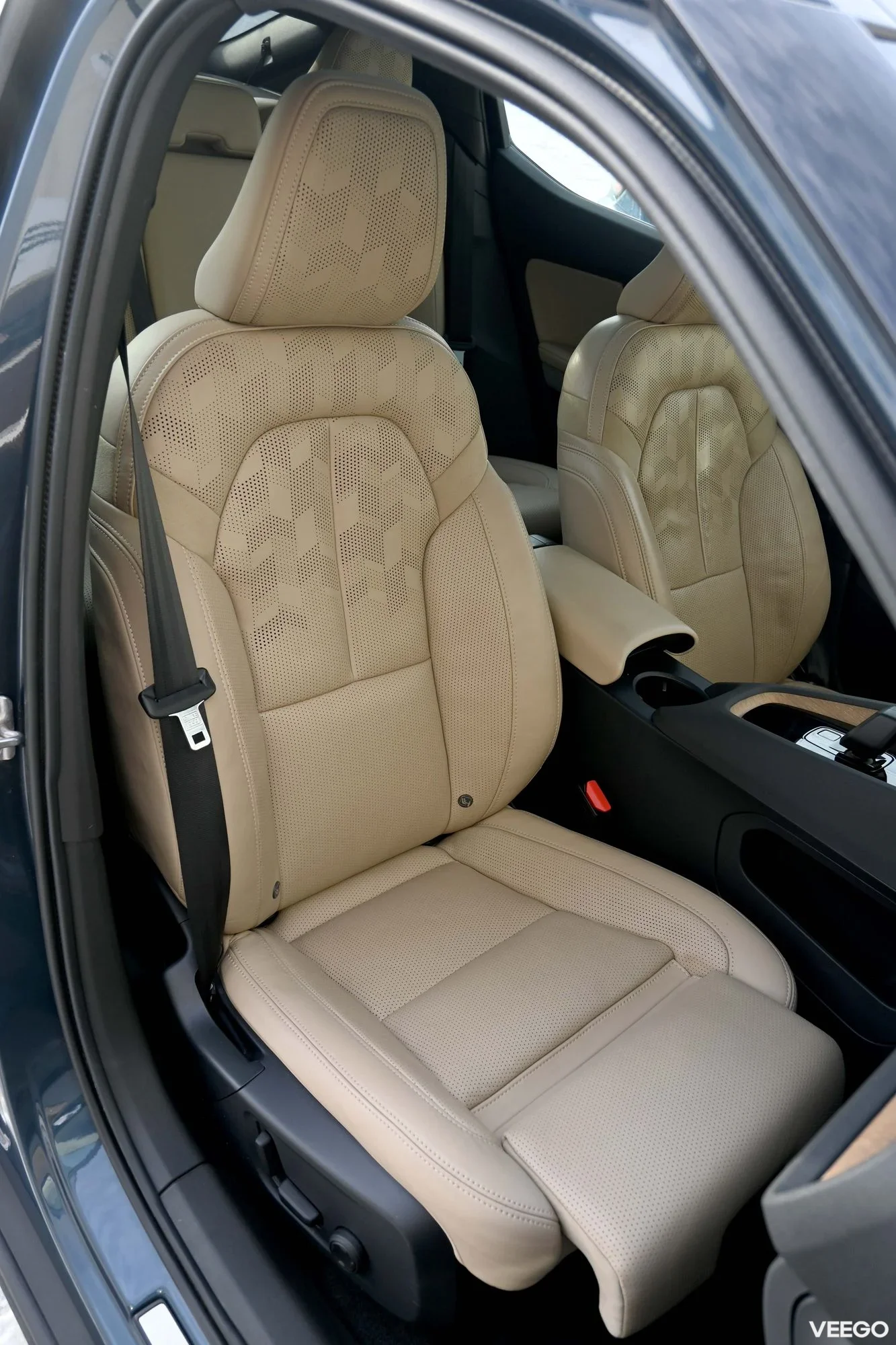 Polestar 2 LONG RANGE DUAL 78kwh/LUXURY / H&K / PILOT PLUS 300kW