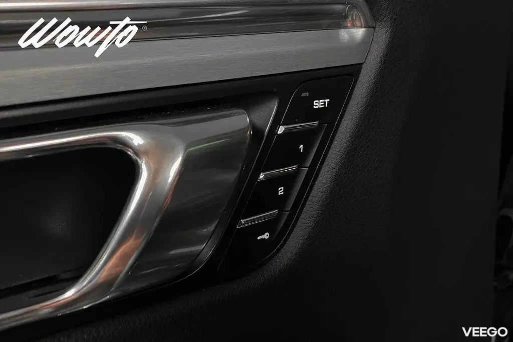 Porsche Macan Turbo PDK 400HK /Pano /Drag /Navi/Bose 294kW