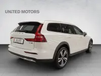 Volvo V60 Cross Country Mild Hybrid 184kW thumbnail
