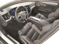 Volvo V60 Cross Country Mild Hybrid 184kW thumbnail