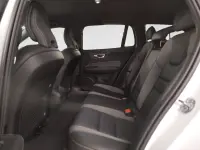 Volvo V60 Cross Country Mild Hybrid 184kW thumbnail