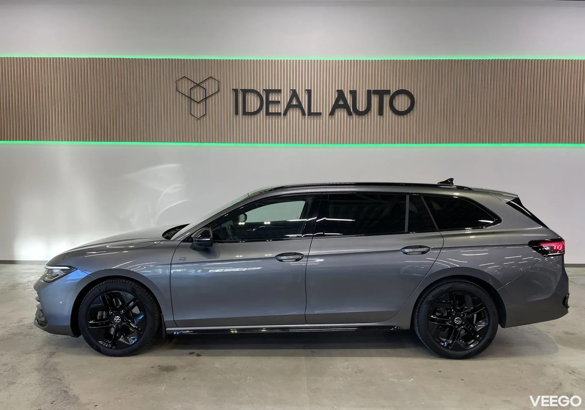 Volkswagen Passat Variant 4Motion R-Line Black Style 2 142kW