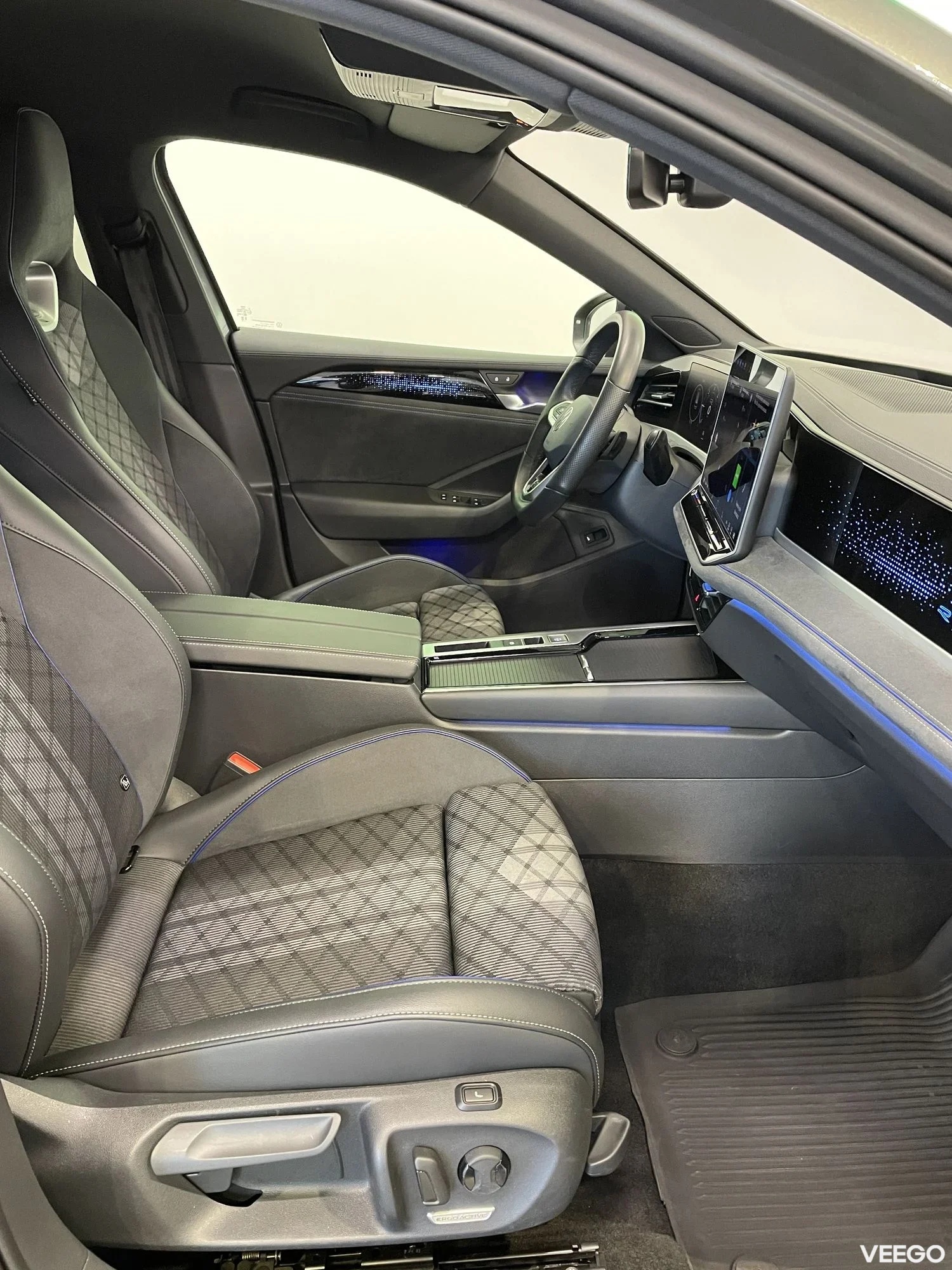 Volkswagen Passat Variant 4Motion R-Line Black Style 2 142kW