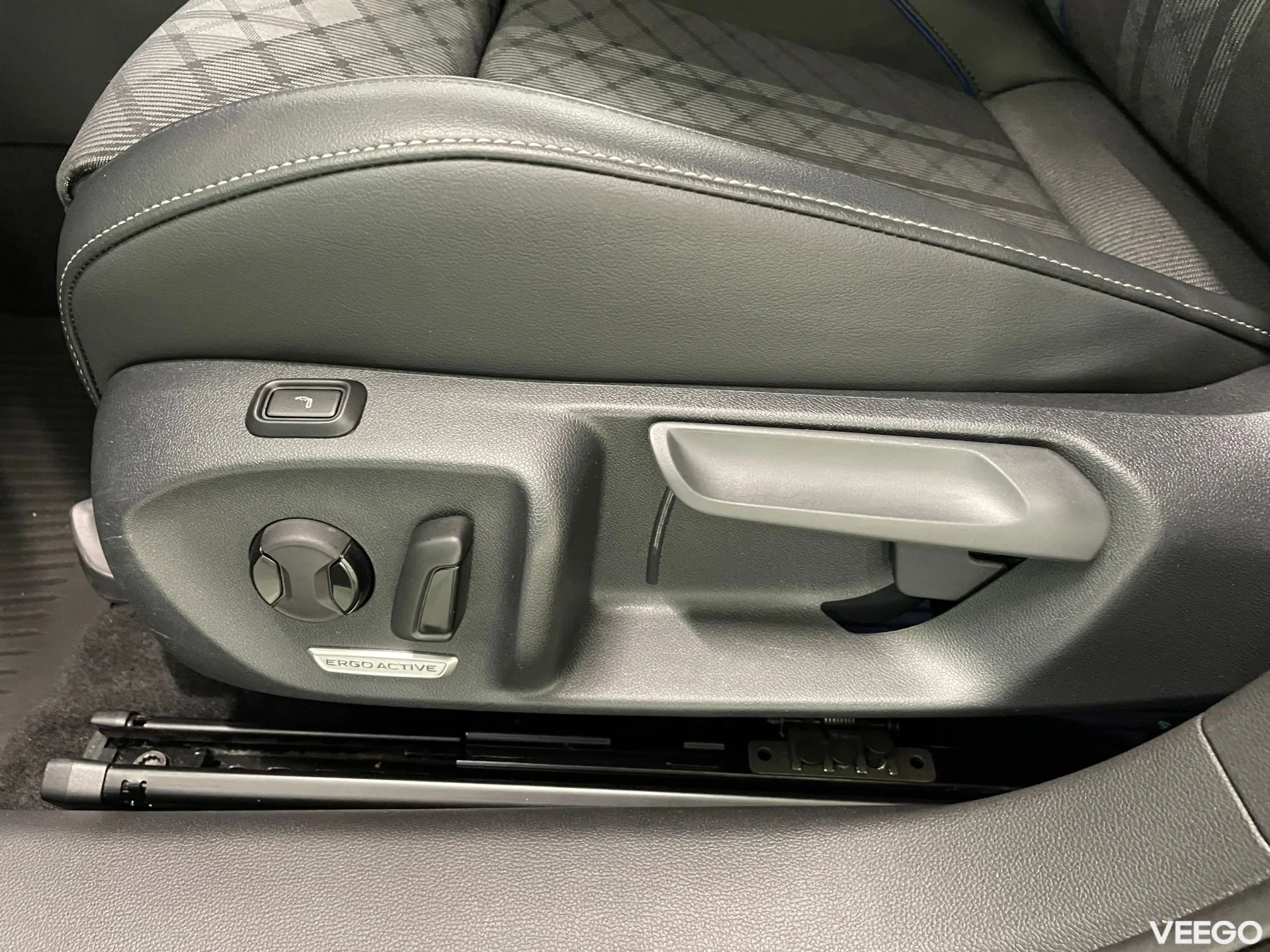 Volkswagen Passat Variant 4Motion R-Line Black Style 2 142kW