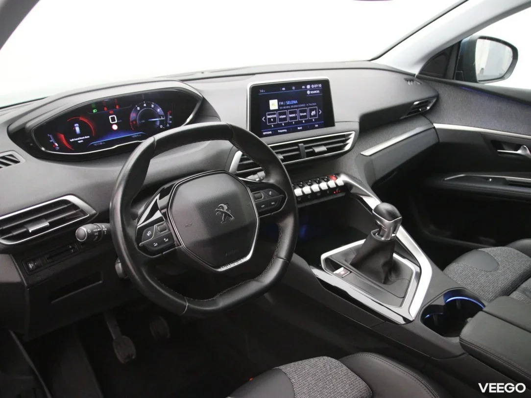 Peugeot 5008 1.2 96kW