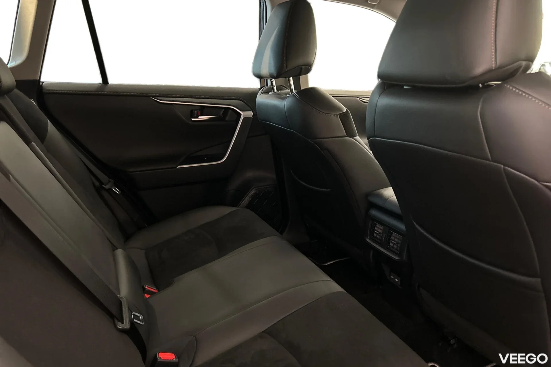 Toyota RAV4 Luxury Plus AWD 2.5 131kW