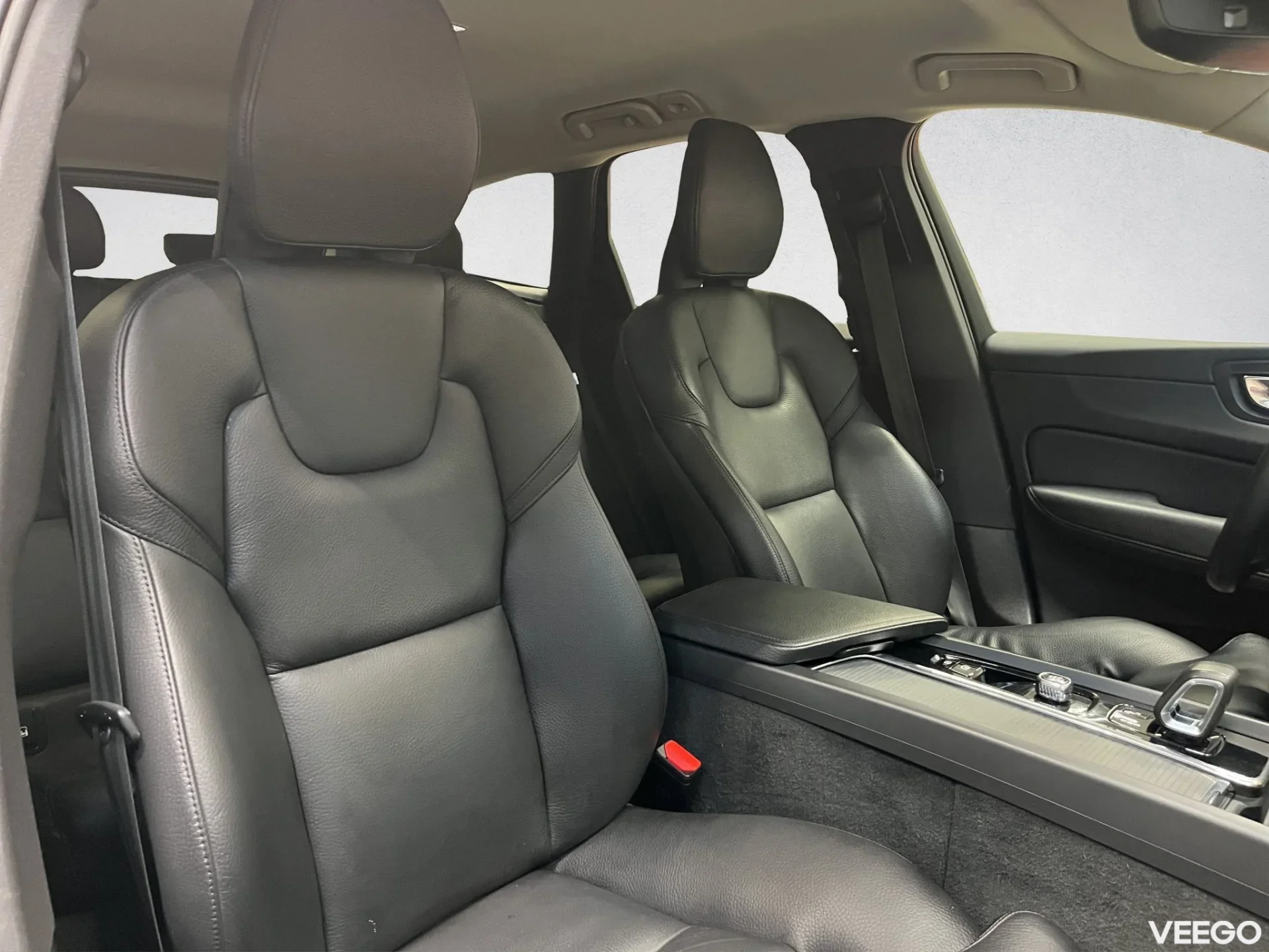 Volvo XC60 Momentum Pro 145kW