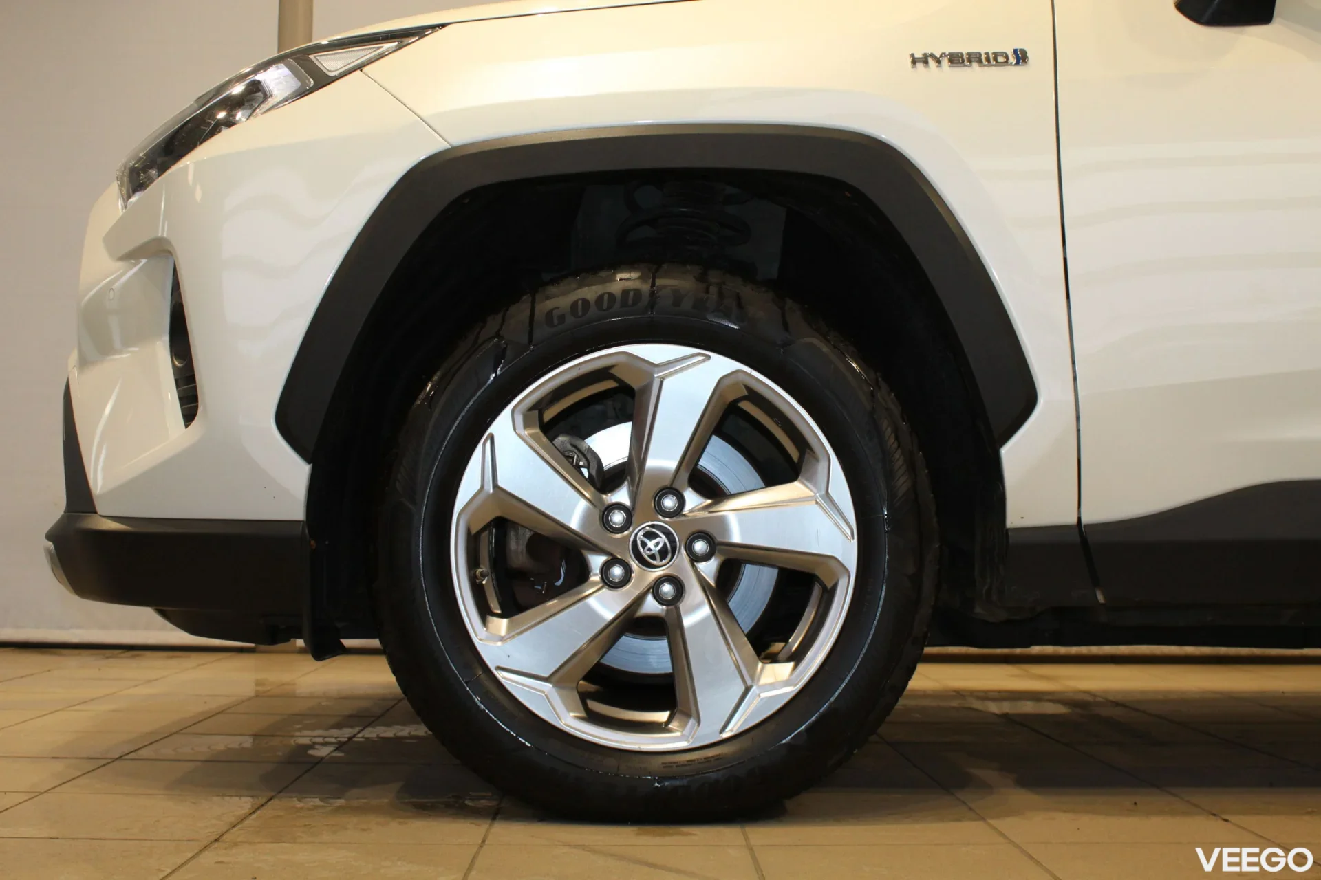 Toyota RAV4 Luxury AWD 2.5 131kW