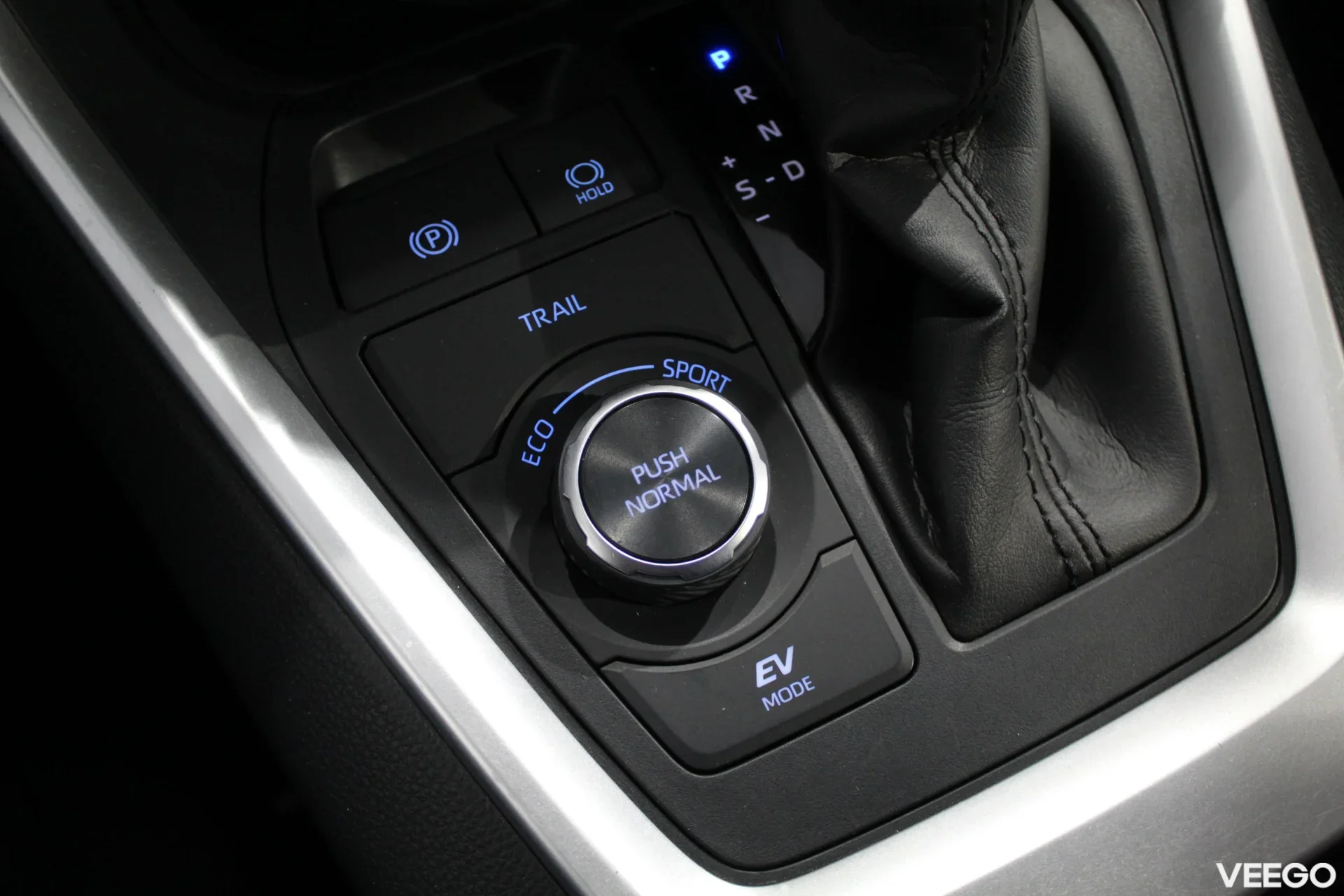 Toyota RAV4 Luxury AWD 2.5 131kW