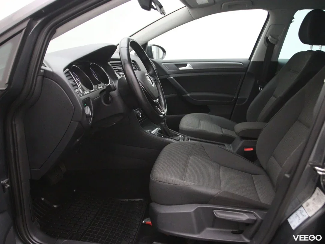 Volkswagen Golf 1.6 85kW