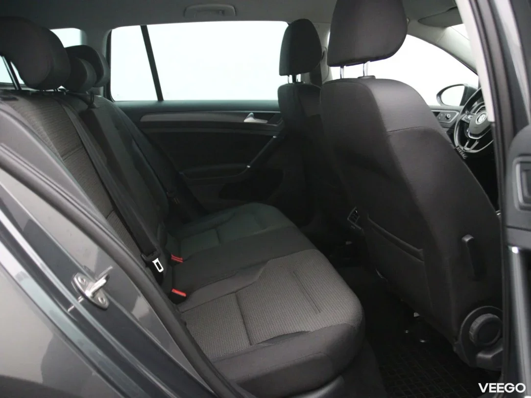 Volkswagen Golf 1.6 85kW