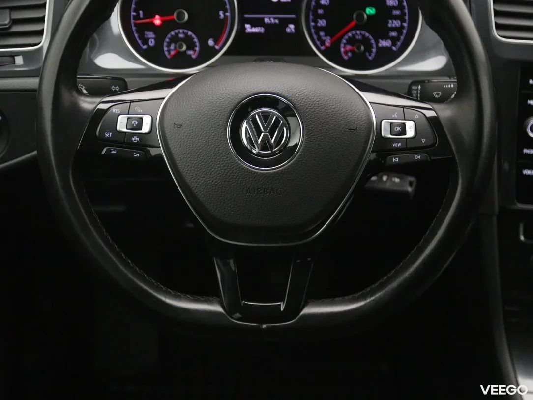 Volkswagen Golf 1.6 85kW