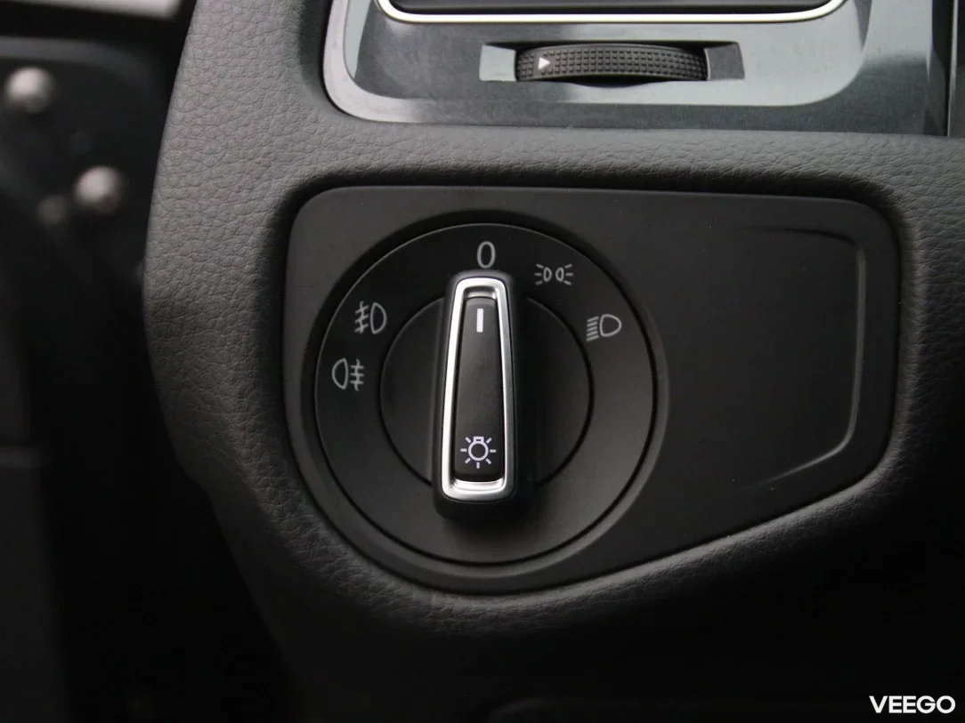 Volkswagen Golf 1.6 85kW