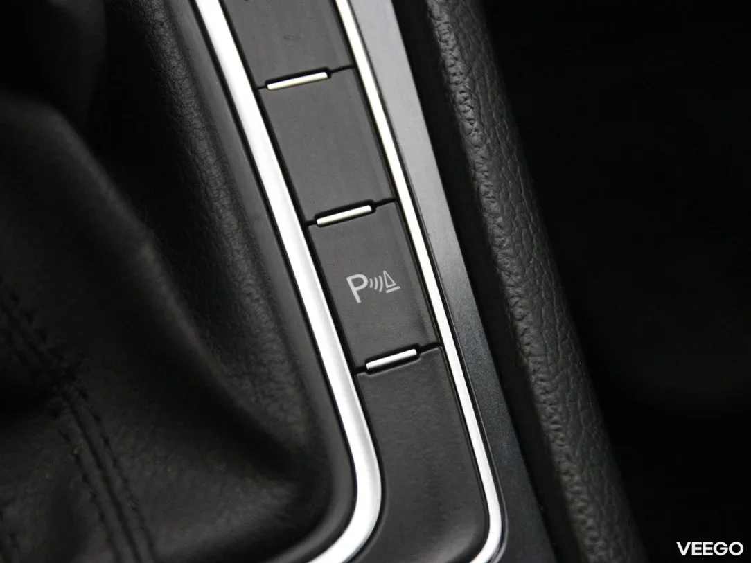 Volkswagen Golf 1.6 85kW