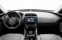 Jaguar XE 20d Pure 2.0 120kW thumbnail