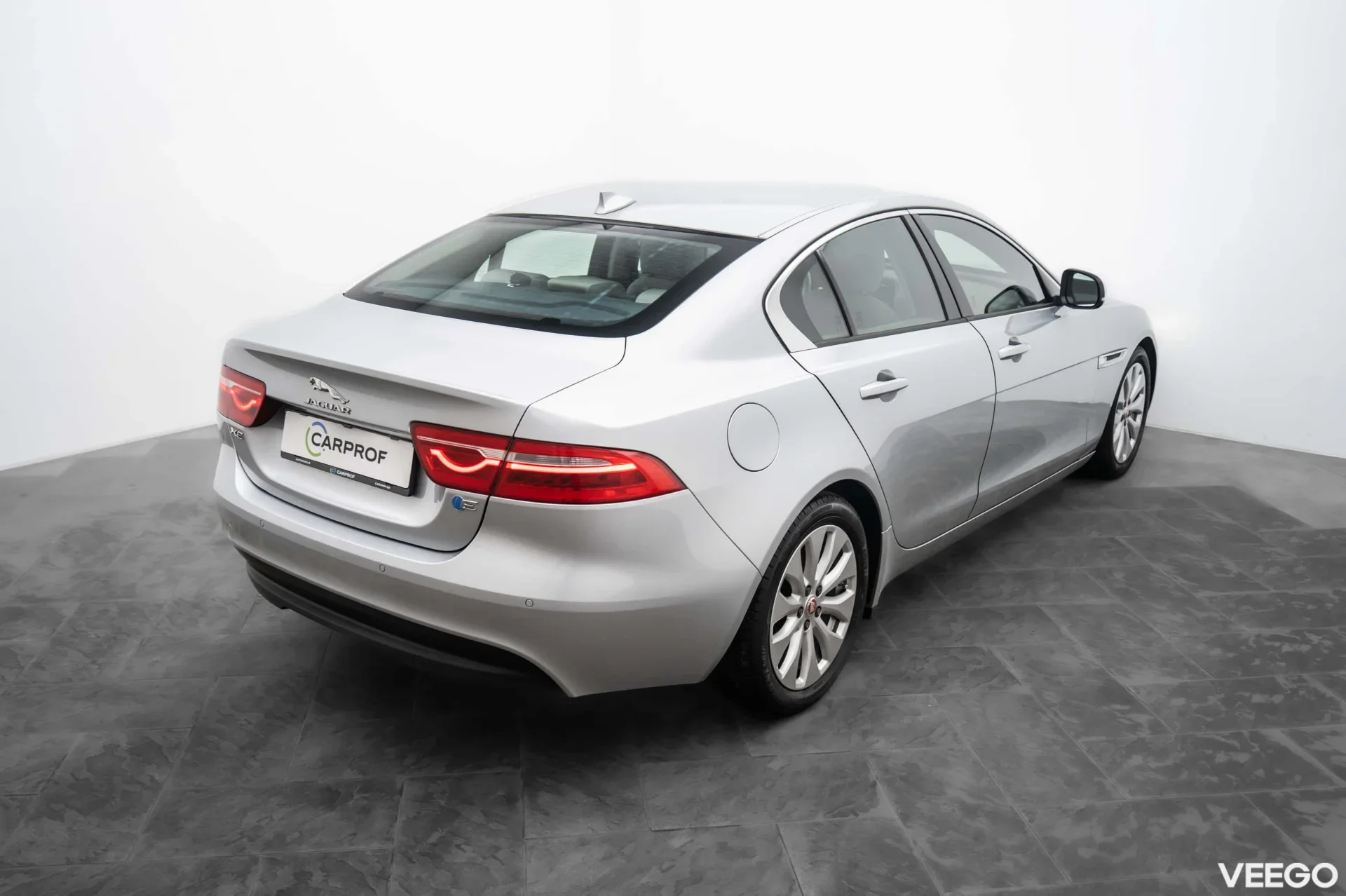 Jaguar XE 20d Pure 2.0 120kW