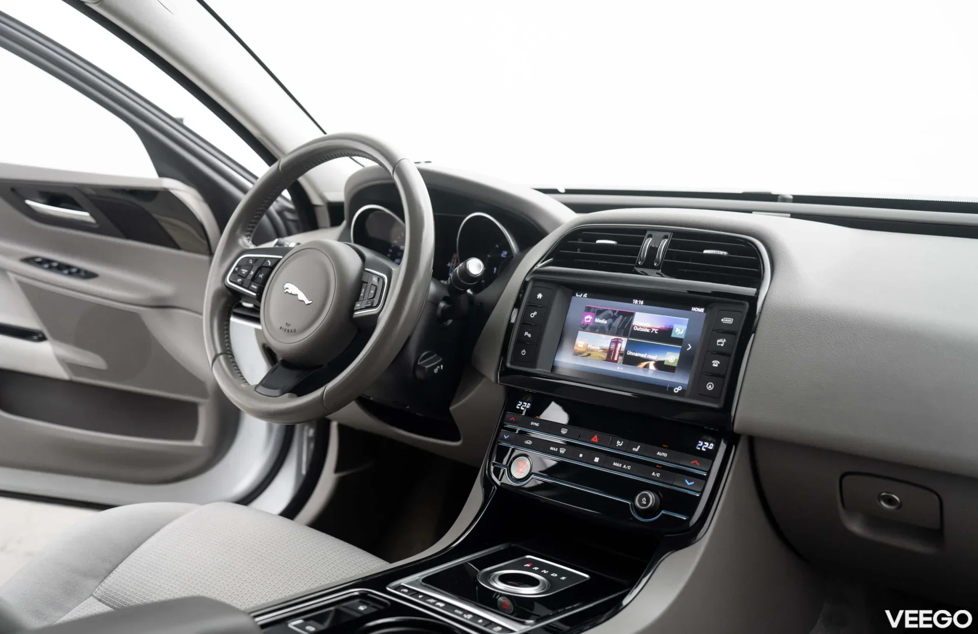 Jaguar XE 20d Pure 2.0 120kW