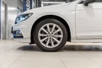 Volkswagen Passat R-Line 110kW thumbnail