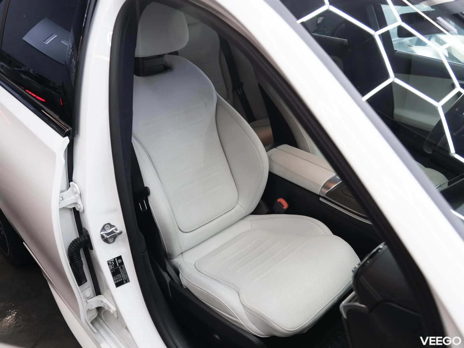 Mercedes-Benz C300 2.0 190kW