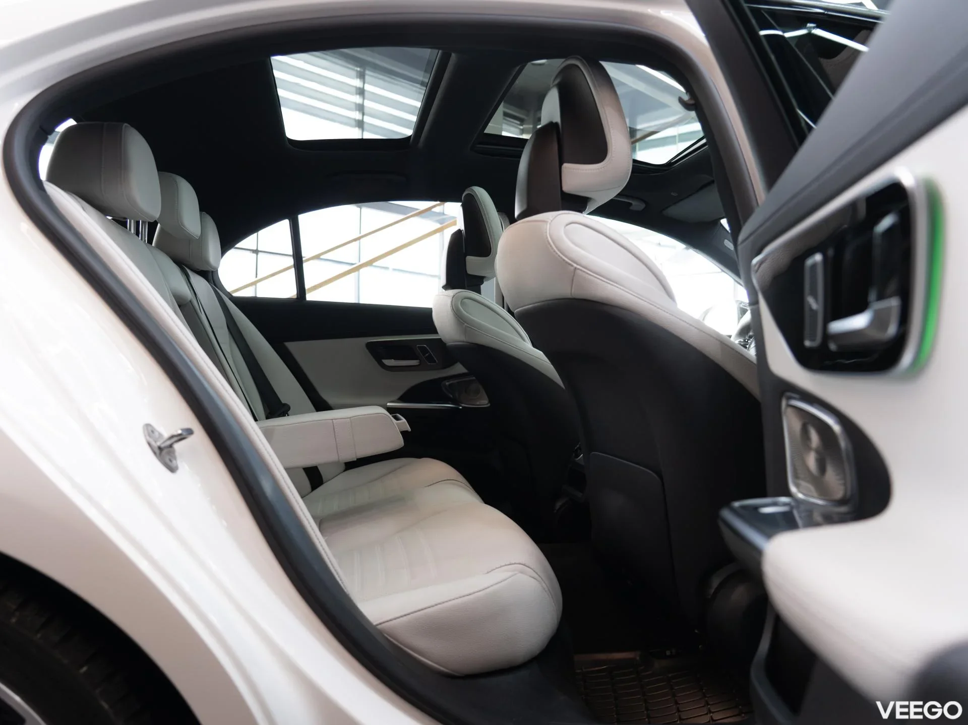 Mercedes-Benz C300 2.0 190kW